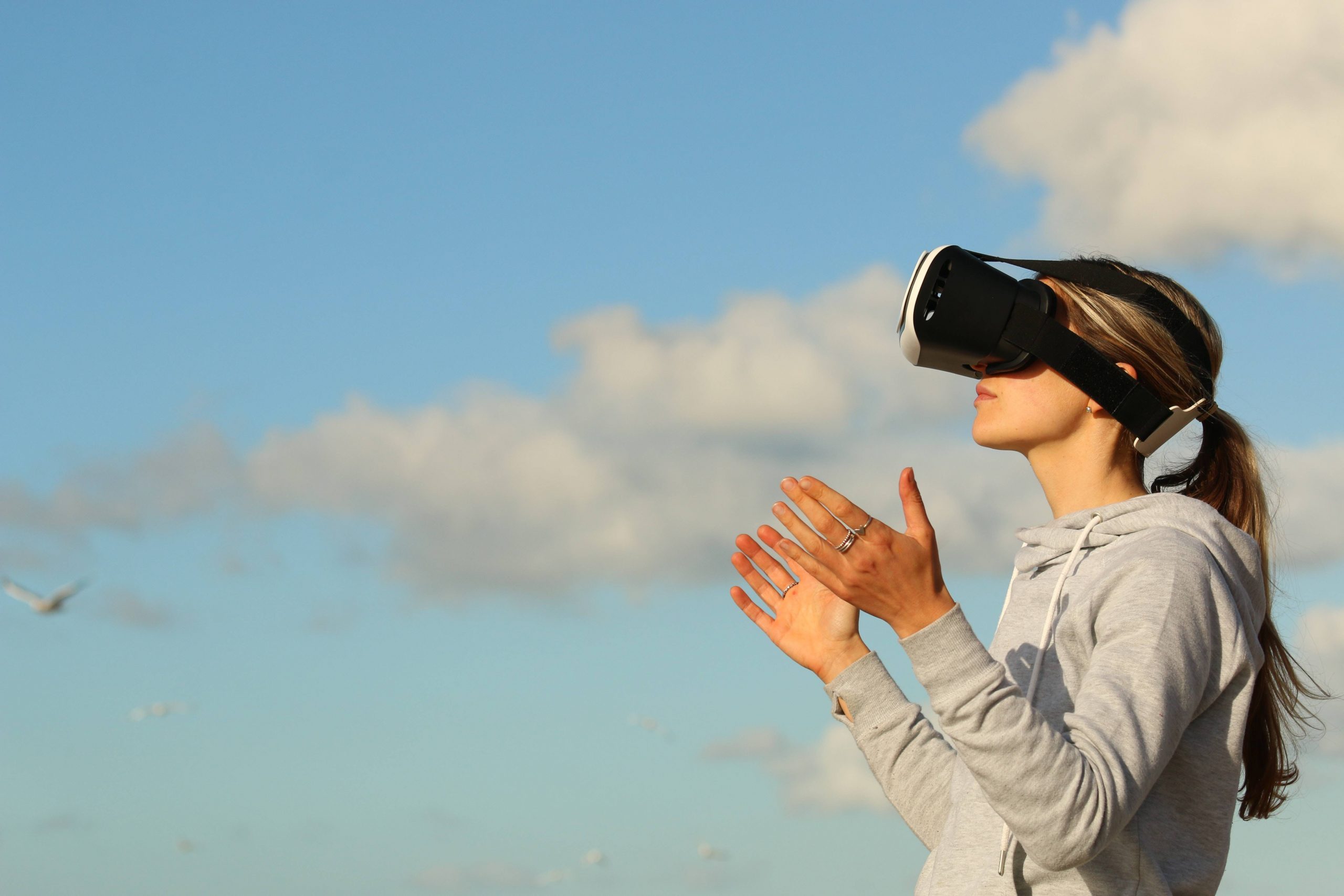 ¿Qué es y cómo funciona la Realidad Virtual?