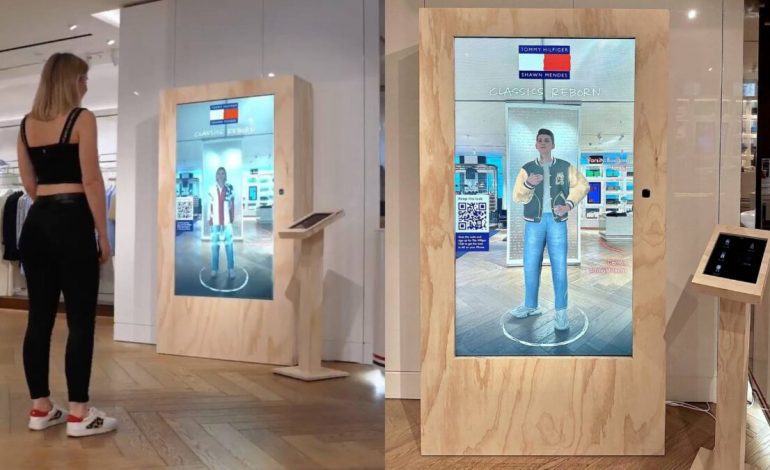 ZERO10 y Tommy Hilfiger hacen una demostración de pantallas de AR (Realidad Aumentada) para probarse productos